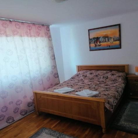 Stars Livezeni Hotel Ivanesti Exterior photo